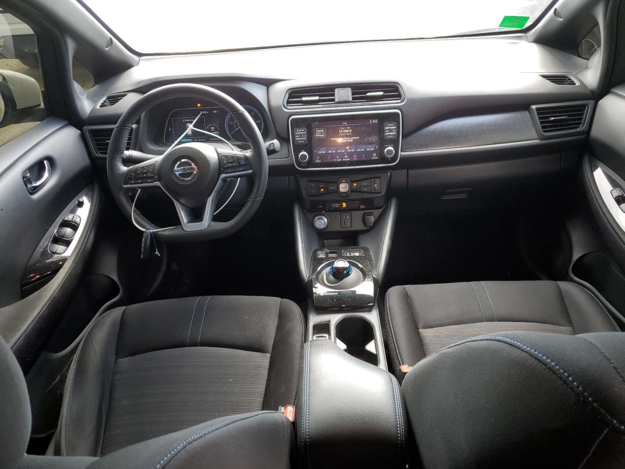 Автомобиль NISSAN LEAF SV 2020 | GrandCar Автомобиль NISSAN LEAF SV 2020 | GrandCar