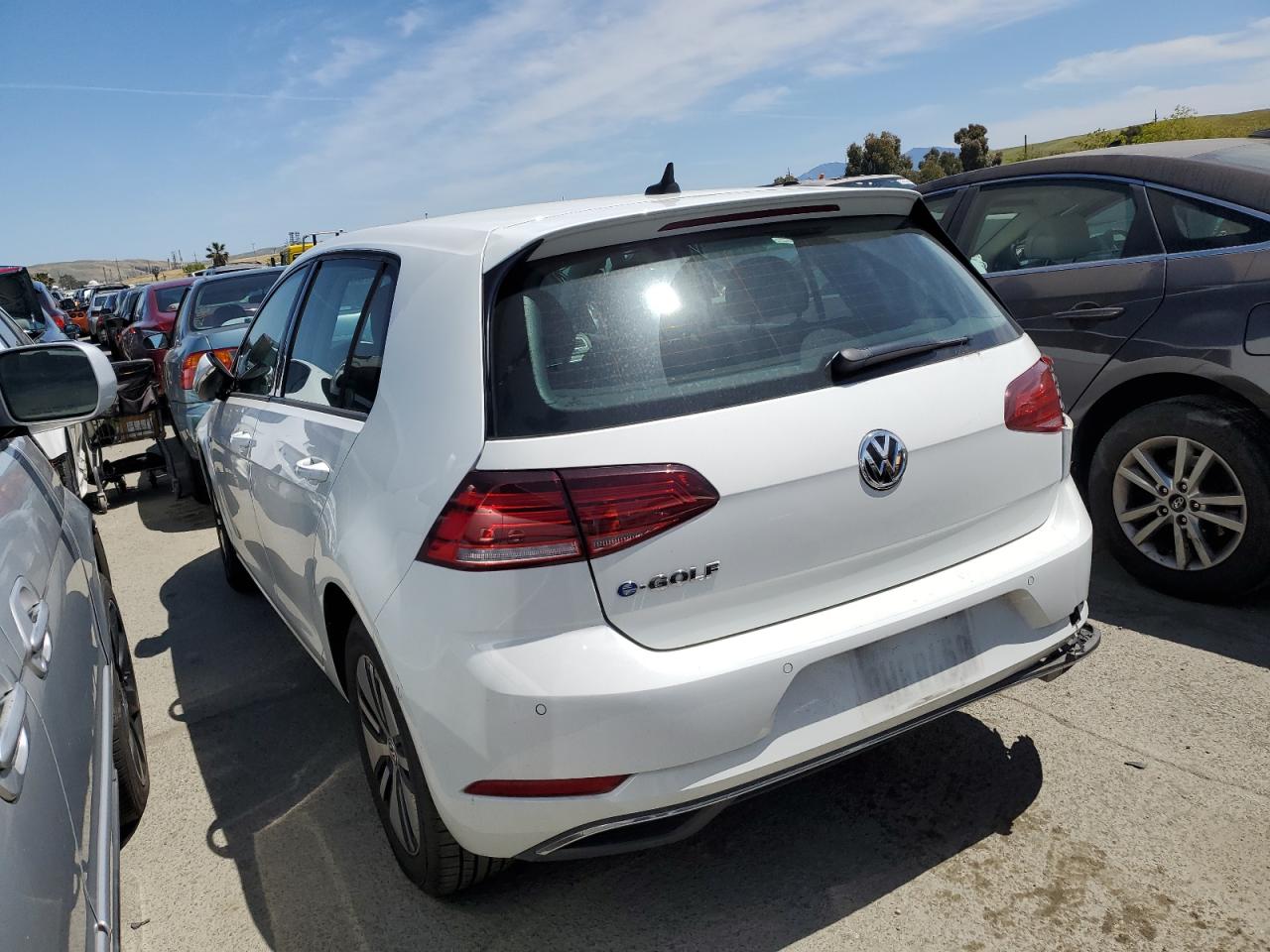 Автомобиль VOLKSWAGEN E-GOLF SEL PREMIUM 2019 | GrandCar Автомобиль VOLKSWAGEN E-GOLF SEL PREMIUM 2019 | GrandCar