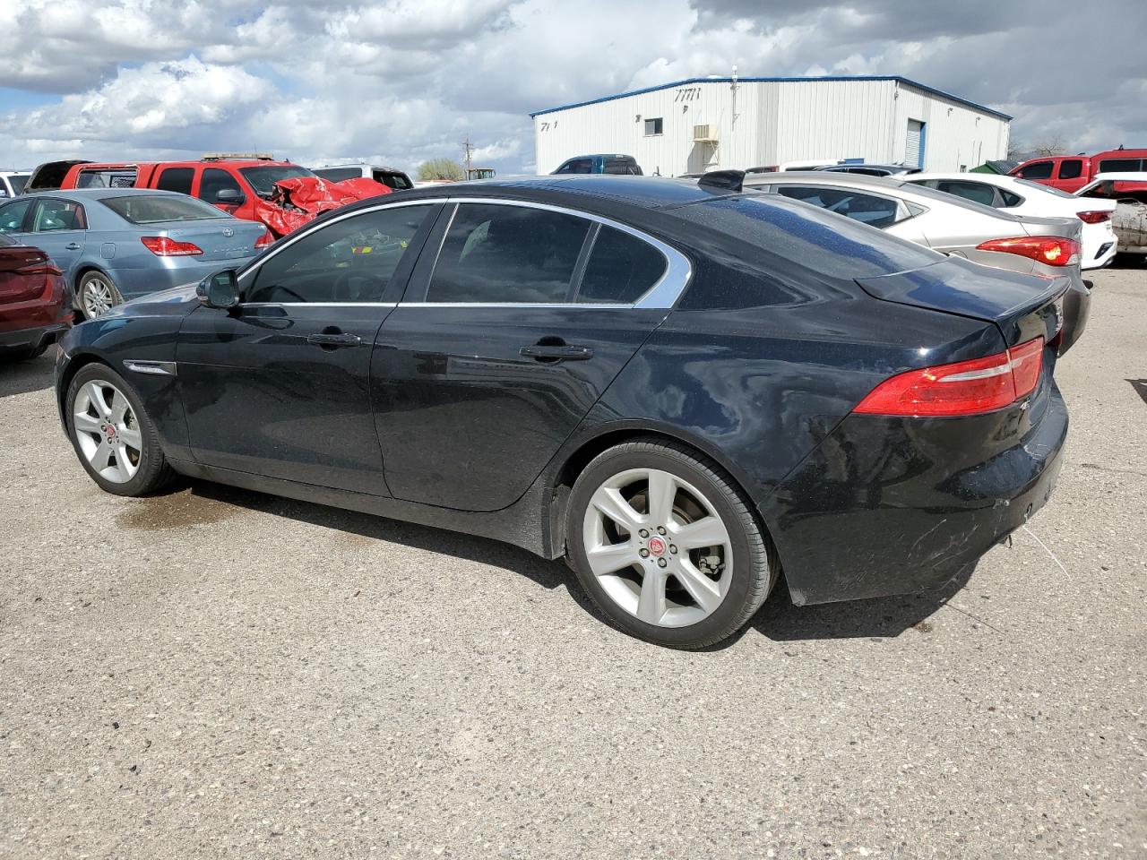 Автомобіль JAGUAR XE PREMIUM 2019 | GrandCar Автомобіль JAGUAR XE PREMIUM 2019 | GrandCar