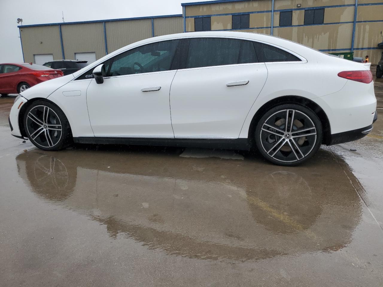 Автомобиль MERCEDES-BENZ EQE SEDAN 350 4MATIC 2023 | GrandCar Автомобиль MERCEDES-BENZ EQE SEDAN 350 4MATIC 2023 | GrandCar