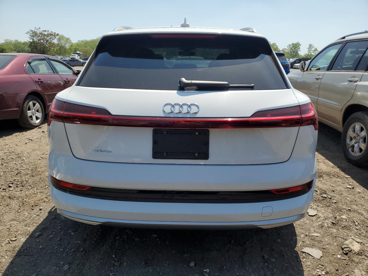 Автомобиль AUDI E-TRON PRESTIGE 2019 | GrandCar Автомобиль AUDI E-TRON PRESTIGE 2019 | GrandCar