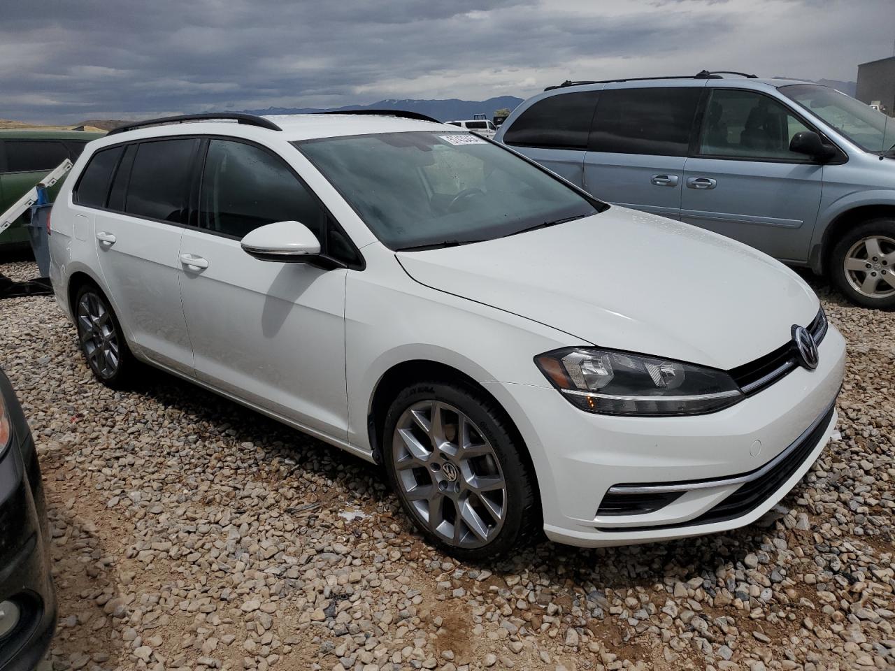 Автомобиль VOLKSWAGEN GOLF SPORTWAGEN S 2018 | GrandCar