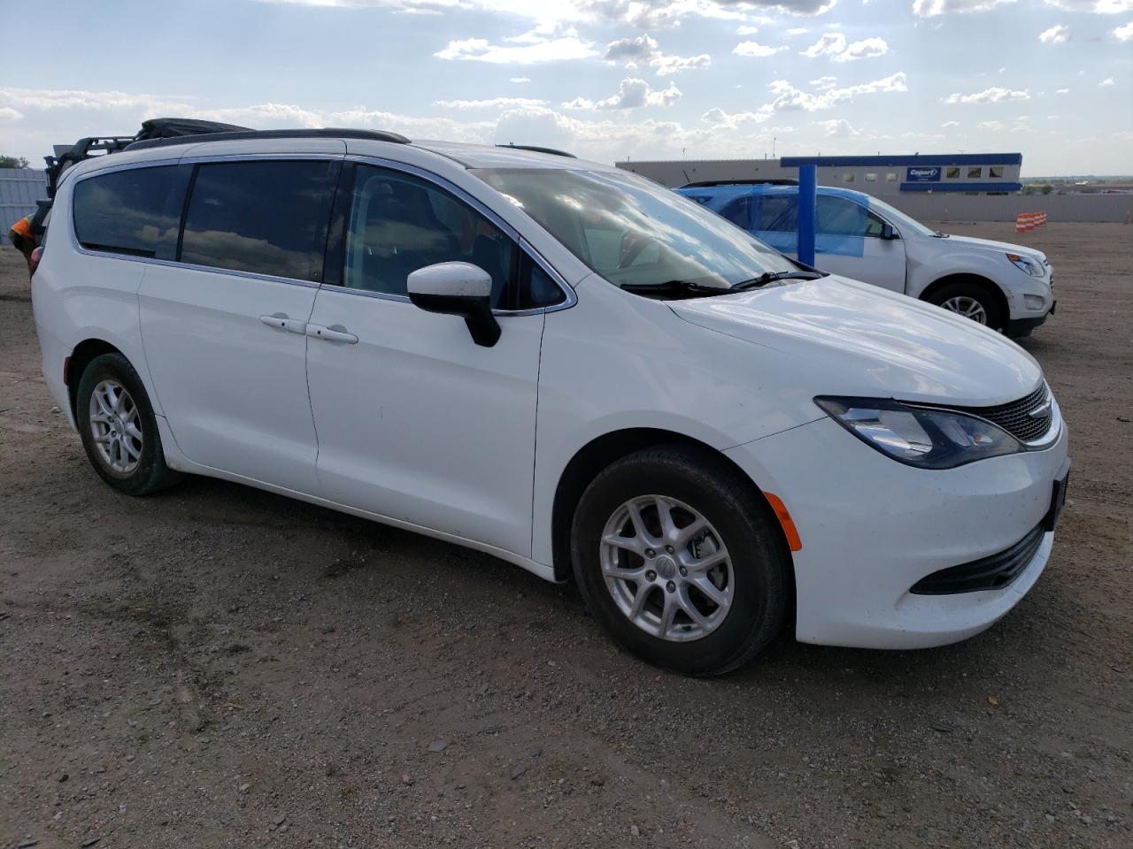Автомобіль CHRYSLER VOYAGER LXI 2020 | GrandCar Автомобіль CHRYSLER VOYAGER LXI 2020 | GrandCar