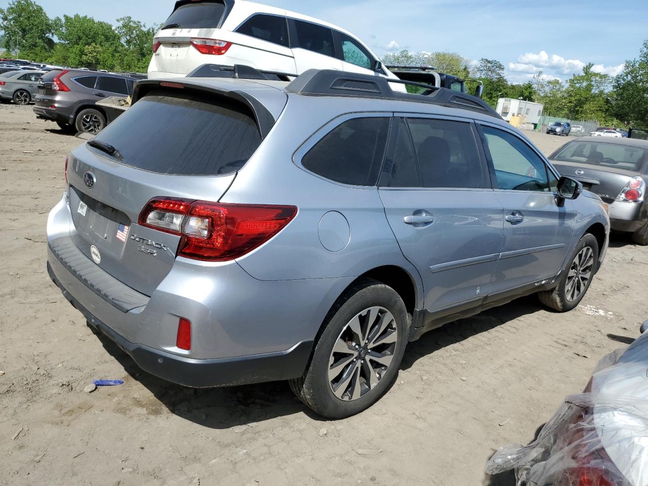 Автомобиль SUBARU OUTBACK 3.6R LIMITED 2017 | GrandCar Автомобиль SUBARU OUTBACK 3.6R LIMITED 2017 | GrandCar