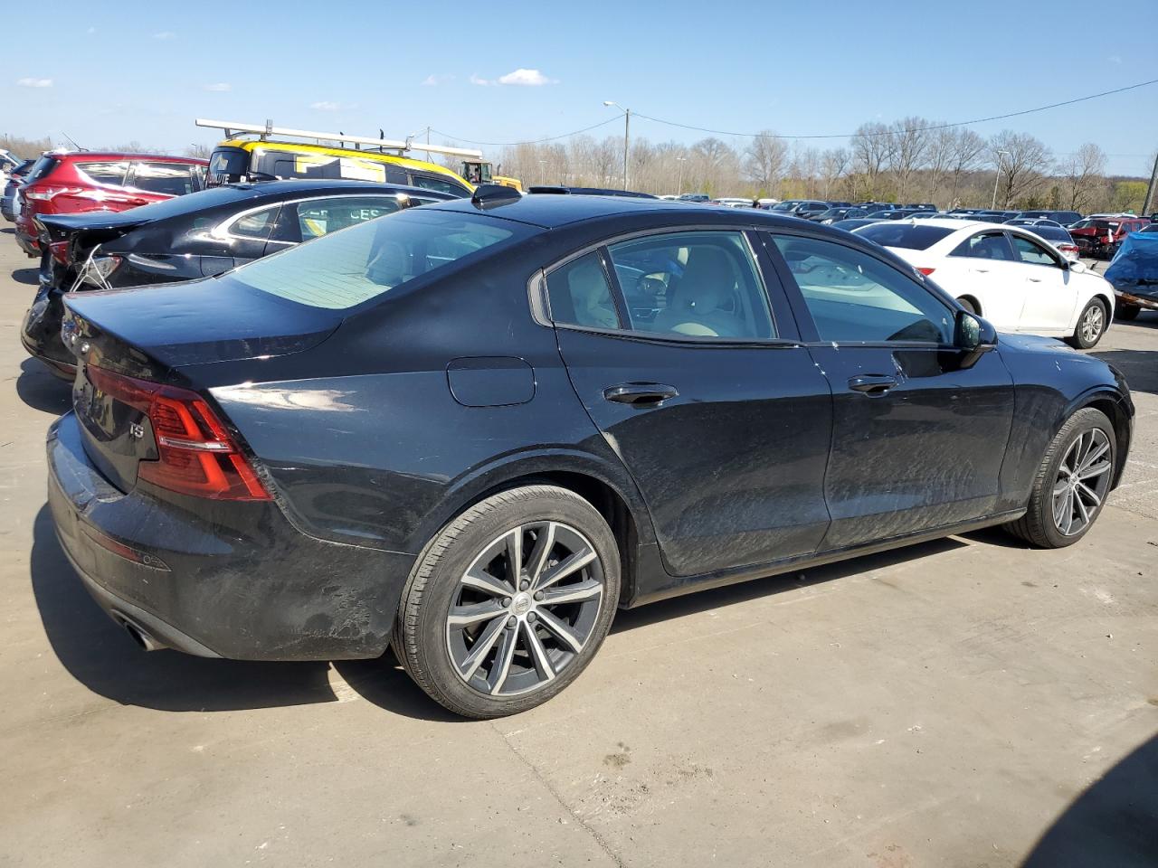 Автомобиль VOLVO S60 T5 MOMENTUM 2021 | GrandCar Автомобиль VOLVO S60 T5 MOMENTUM 2021 | GrandCar