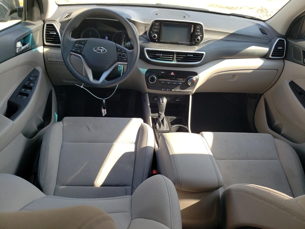 Автомобиль HYUNDAI TUCSON SE 2020 | GrandCar Автомобиль HYUNDAI TUCSON SE 2020 | GrandCar