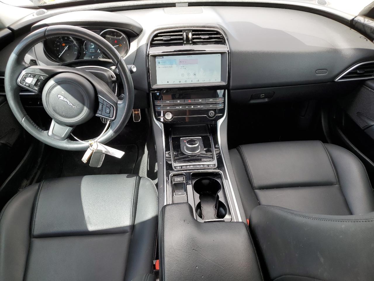 Автомобіль JAGUAR XE PREMIUM 2019 | GrandCar Автомобіль JAGUAR XE PREMIUM 2019 | GrandCar