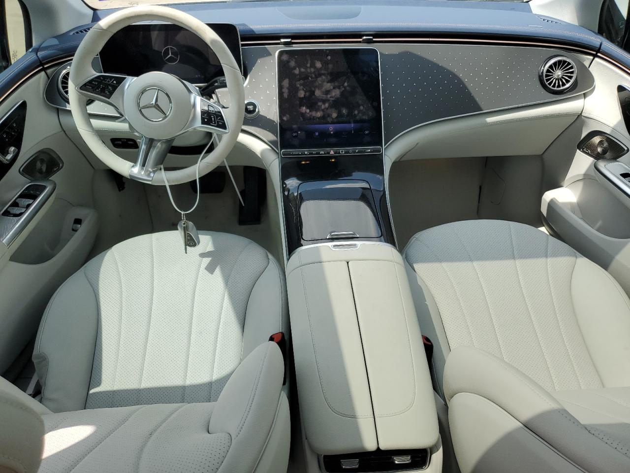 Автомобиль MERCEDES-BENZ EQE SEDAN 350 4MATIC 2023 | GrandCar Автомобиль MERCEDES-BENZ EQE SEDAN 350 4MATIC 2023 | GrandCar