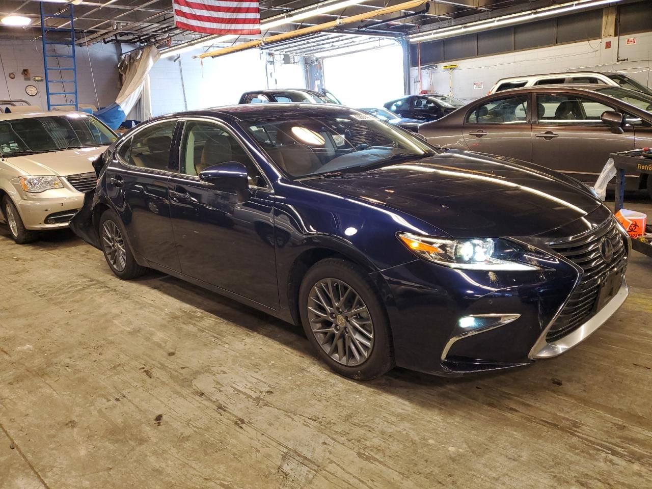 Автомобіль LEXUS ES 350 2018 | GrandCar Автомобіль LEXUS ES 350 2018 | GrandCar
