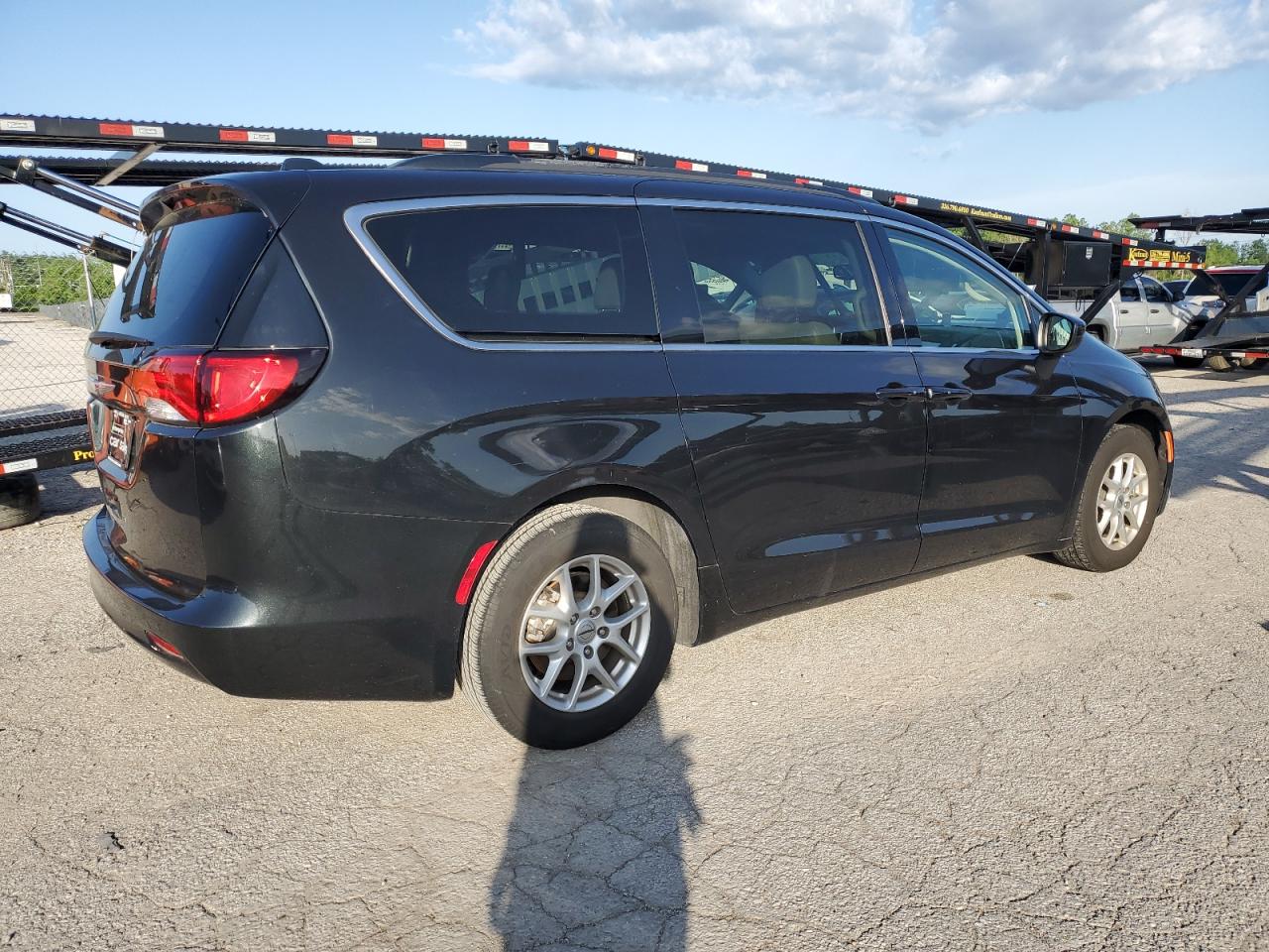 Автомобиль CHRYSLER VOYAGER LXI 2021 | GrandCar Автомобиль CHRYSLER VOYAGER LXI 2021 | GrandCar