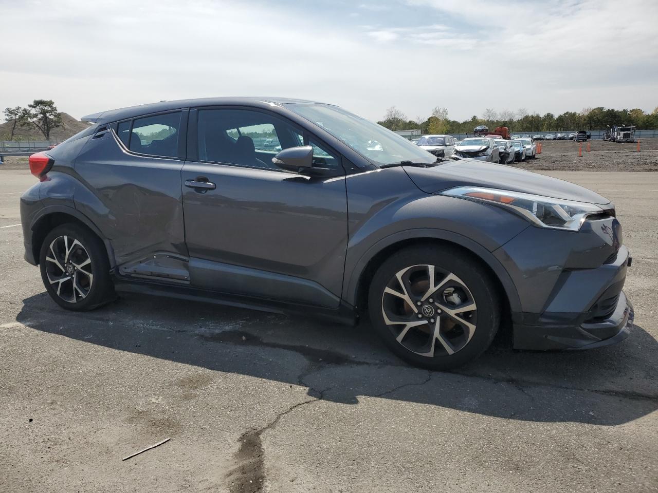 Автомобіль TOYOTA C-HR XLE 2018 | GrandCar Автомобіль TOYOTA C-HR XLE 2018 | GrandCar