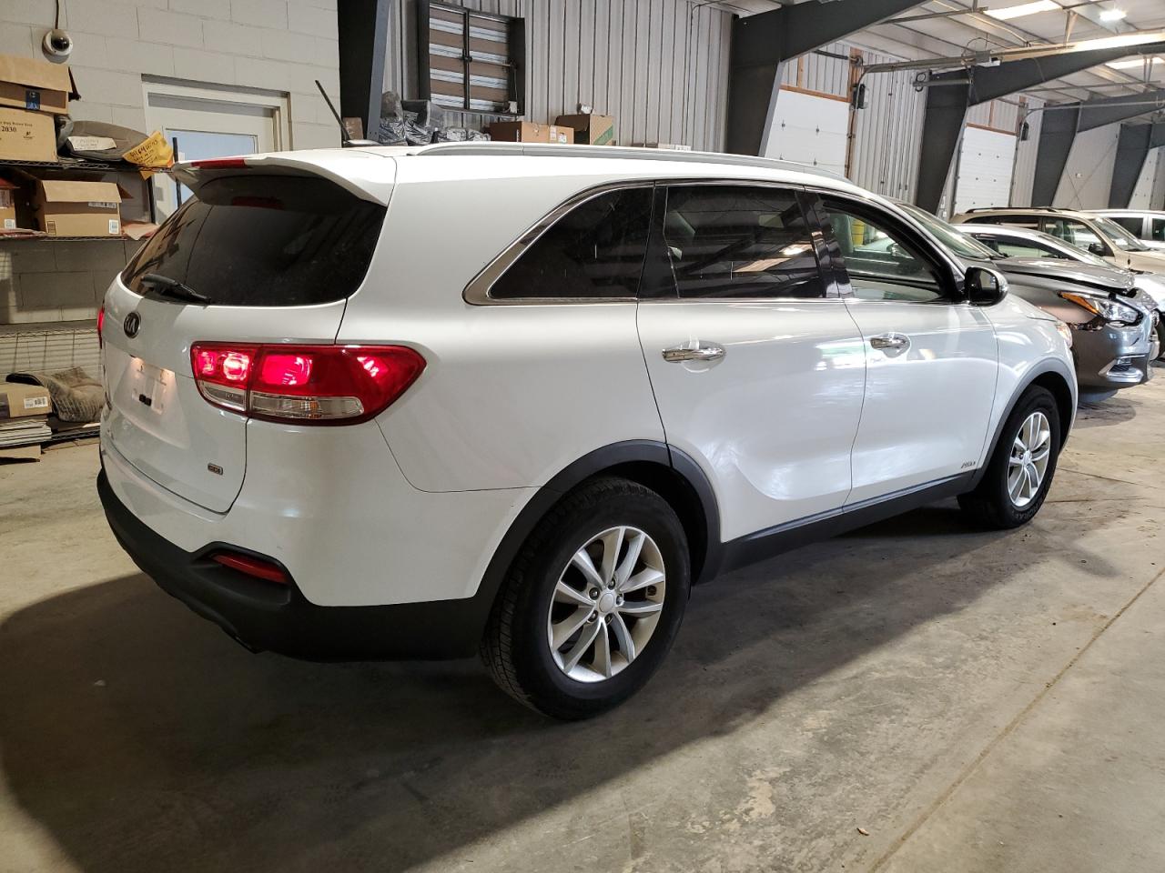 Автомобиль KIA SORENTO LX 2016 | GrandCar Автомобиль KIA SORENTO LX 2016 | GrandCar