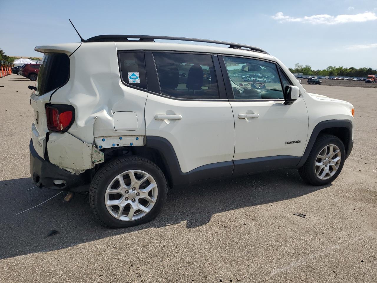 Автомобіль JEEP RENEGADE LATITUDE 2016 | GrandCar Автомобіль JEEP RENEGADE LATITUDE 2016 | GrandCar