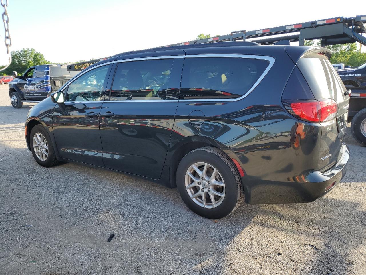 Автомобиль CHRYSLER VOYAGER LXI 2021 | GrandCar Автомобиль CHRYSLER VOYAGER LXI 2021 | GrandCar