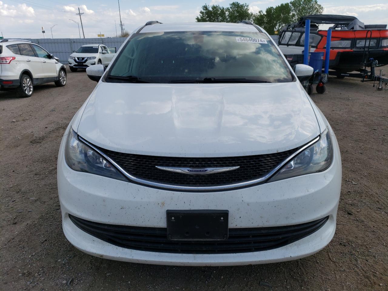 Автомобіль CHRYSLER VOYAGER LXI 2020 | GrandCar Автомобіль CHRYSLER VOYAGER LXI 2020 | GrandCar