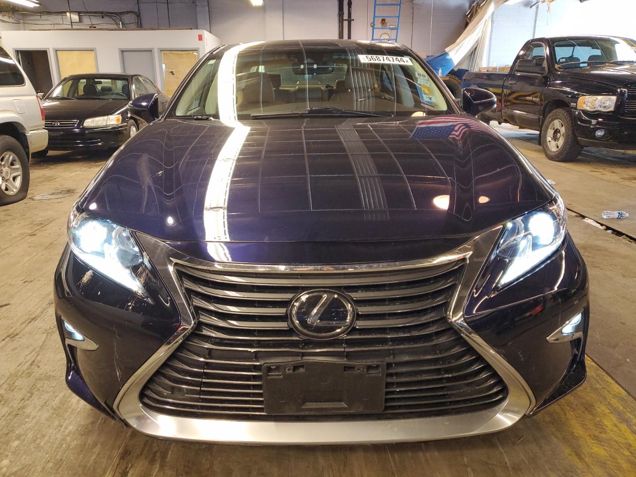Автомобіль LEXUS ES 350 2018 | GrandCar Автомобіль LEXUS ES 350 2018 | GrandCar