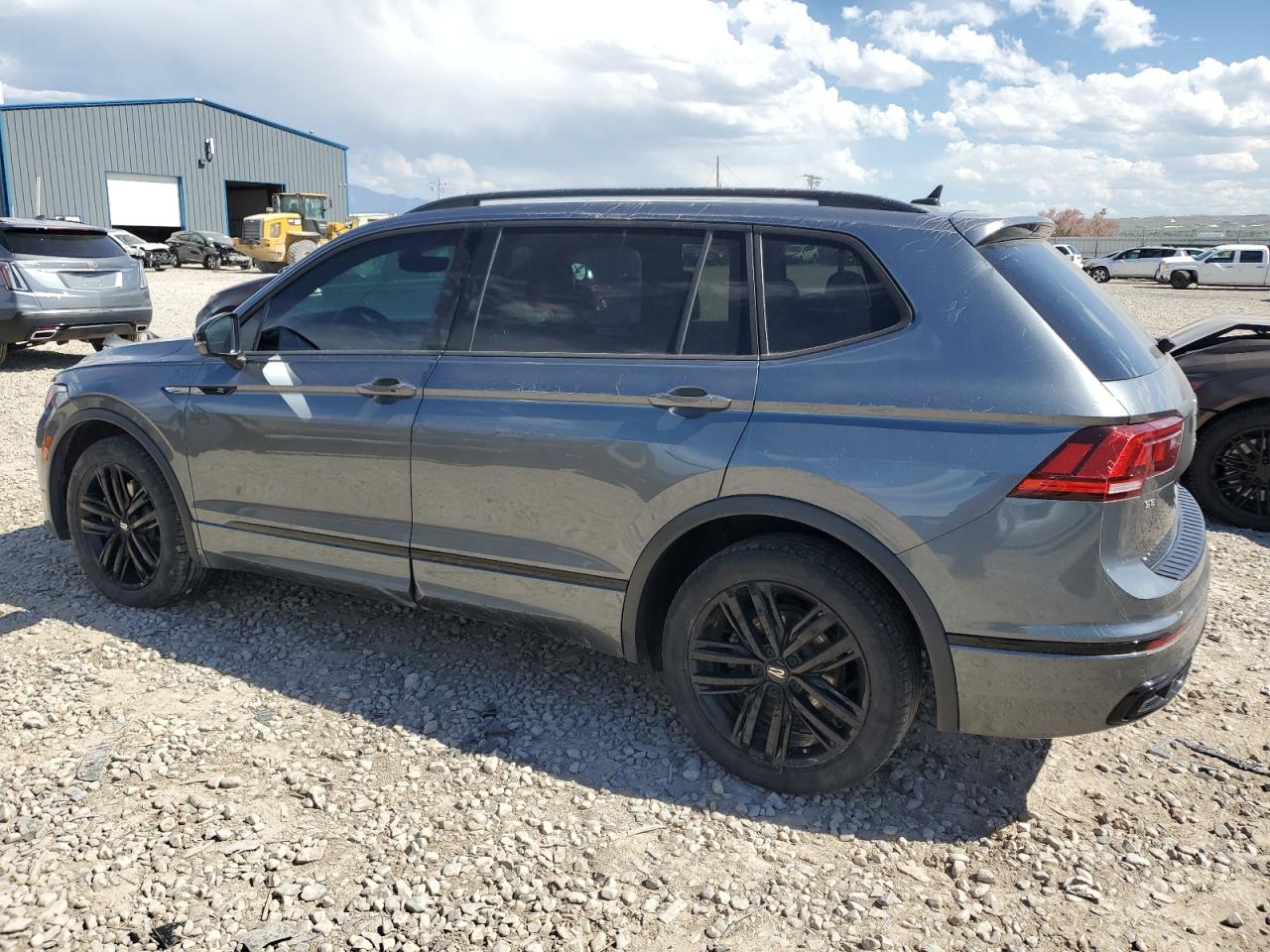 Автомобіль VOLKSWAGEN TIGUAN SE R-LINE BLACK 2022 | GrandCar Автомобіль VOLKSWAGEN TIGUAN SE R-LINE BLACK 2022 | GrandCar