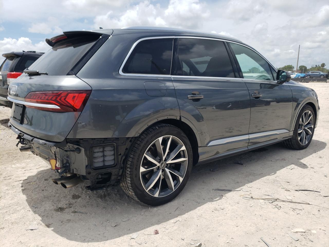 Автомобиль AUDI SQ7 PRESTIGE 2023 | GrandCar Автомобиль AUDI SQ7 PRESTIGE 2023 | GrandCar