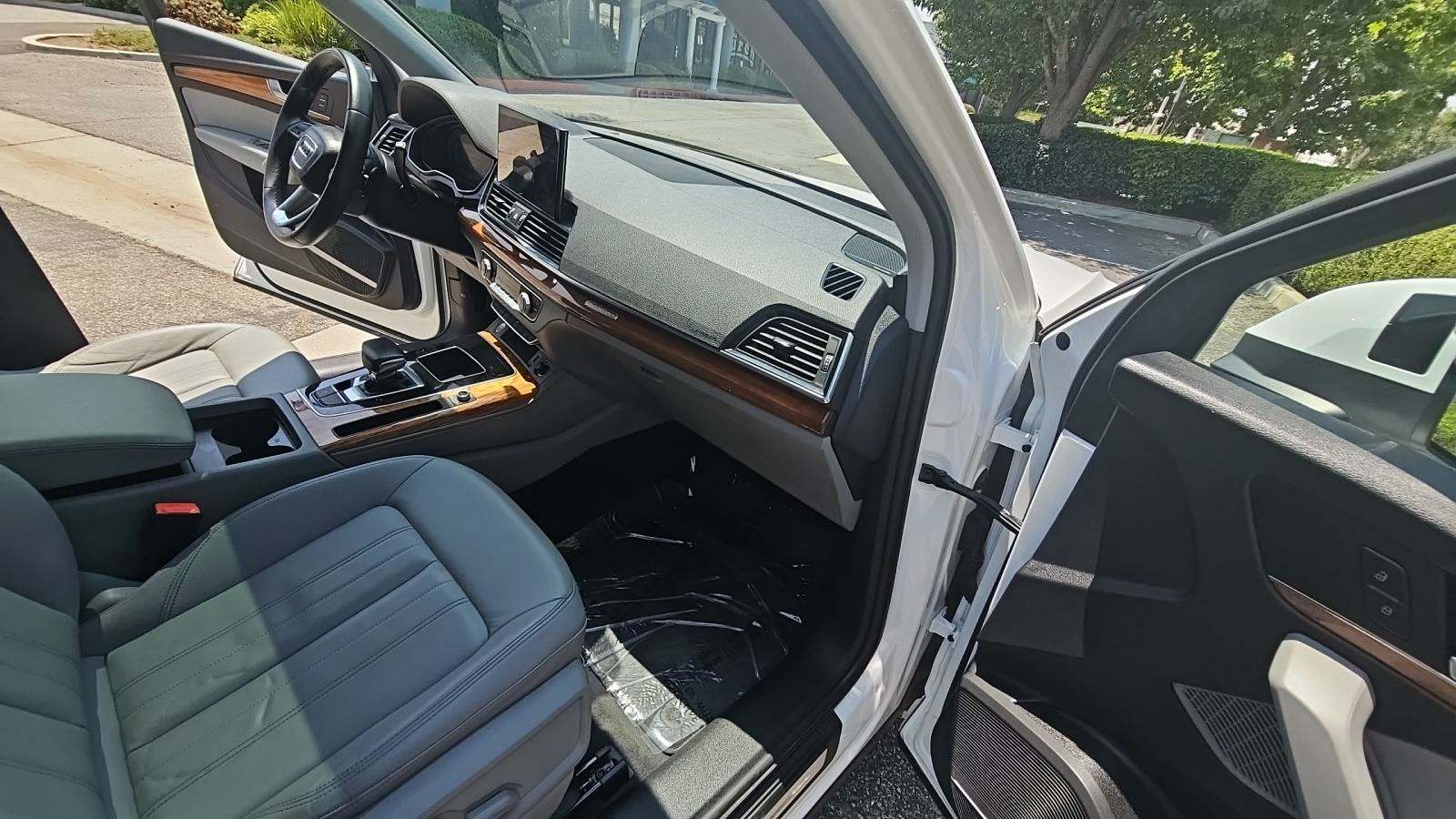Автомобіль Audi Q5 S line Premium Plus 2023 | GrandCar Автомобіль Audi Q5 S line Premium Plus 2023 | GrandCar