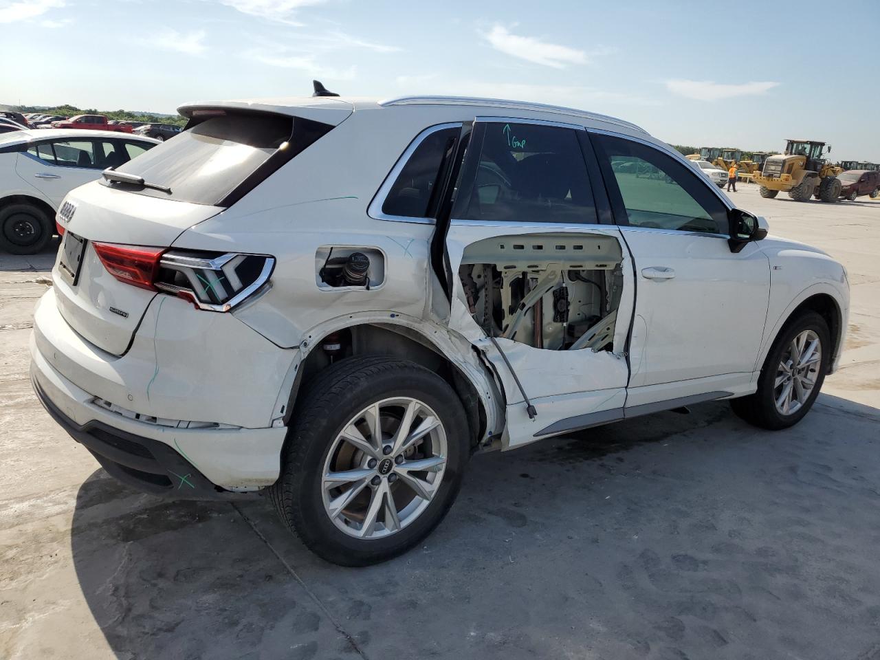Автомобиль AUDI Q3 PREMIUM PLUS S LINE 45 2023 | GrandCar Автомобиль AUDI Q3 PREMIUM PLUS S LINE 45 2023 | GrandCar