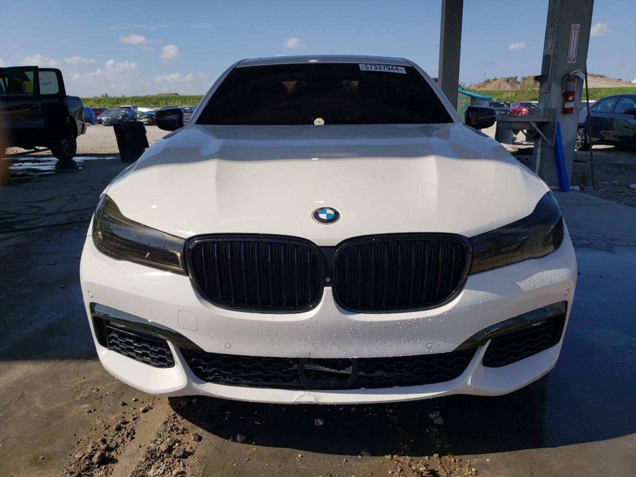 Автомобіль BMW 750 XI 2019 | GrandCar Автомобіль BMW 750 XI 2019 | GrandCar