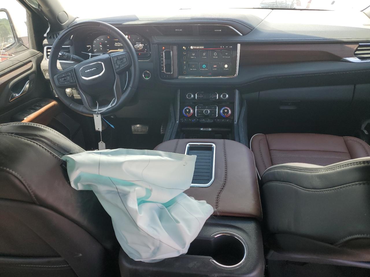 Автомобиль GMC YUKON DENALI ULTIMATE 2023 | GrandCar Автомобиль GMC YUKON DENALI ULTIMATE 2023 | GrandCar