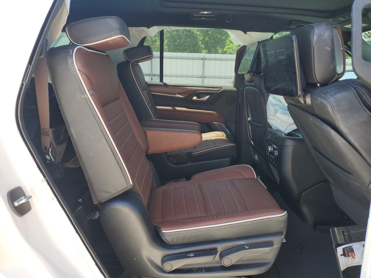 Автомобиль GMC YUKON DENALI ULTIMATE 2023 | GrandCar Автомобиль GMC YUKON DENALI ULTIMATE 2023 | GrandCar