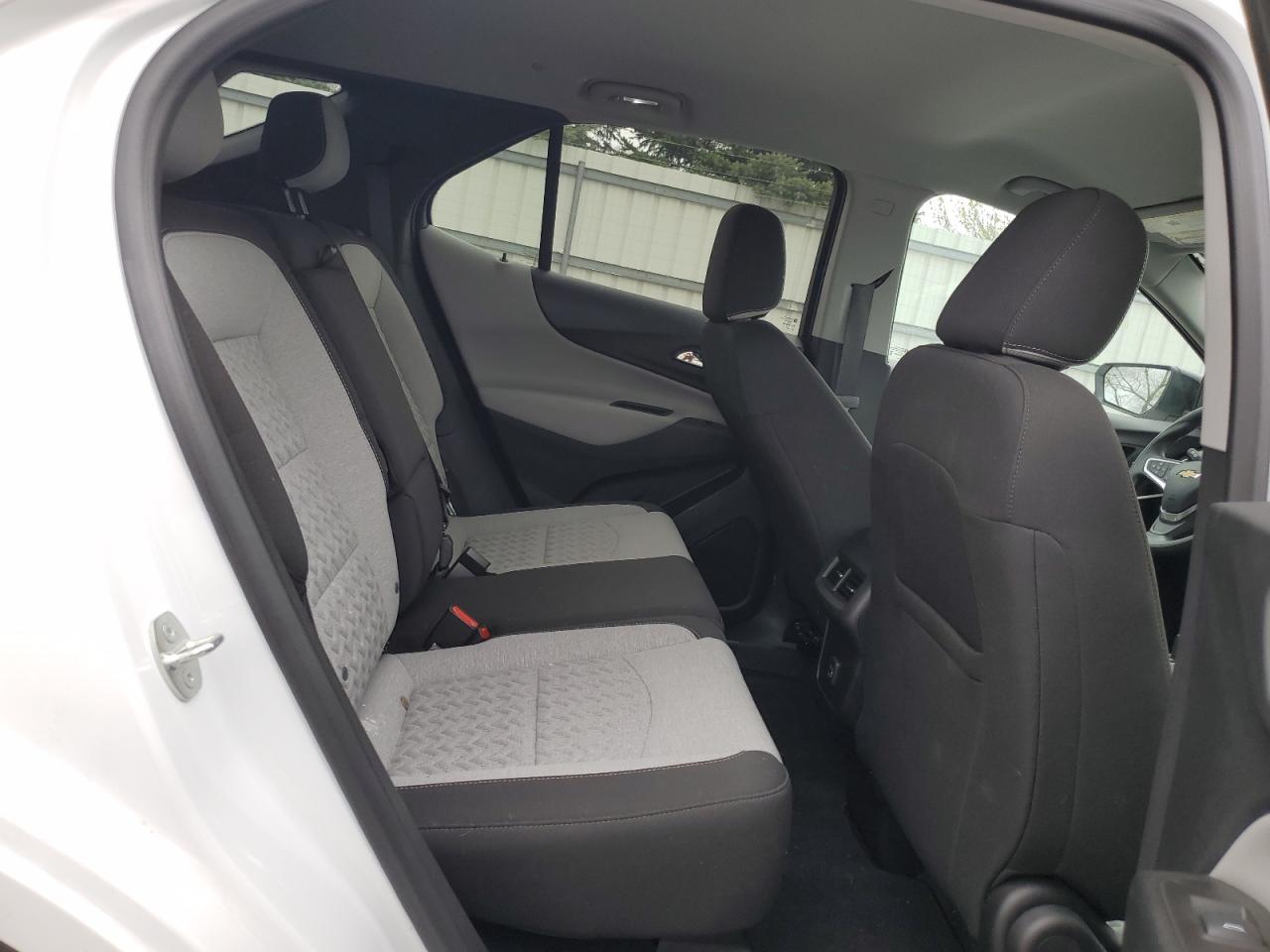 Автомобиль CHEVROLET EQUINOX LS 2023 | GrandCar Автомобиль CHEVROLET EQUINOX LS 2023 | GrandCar