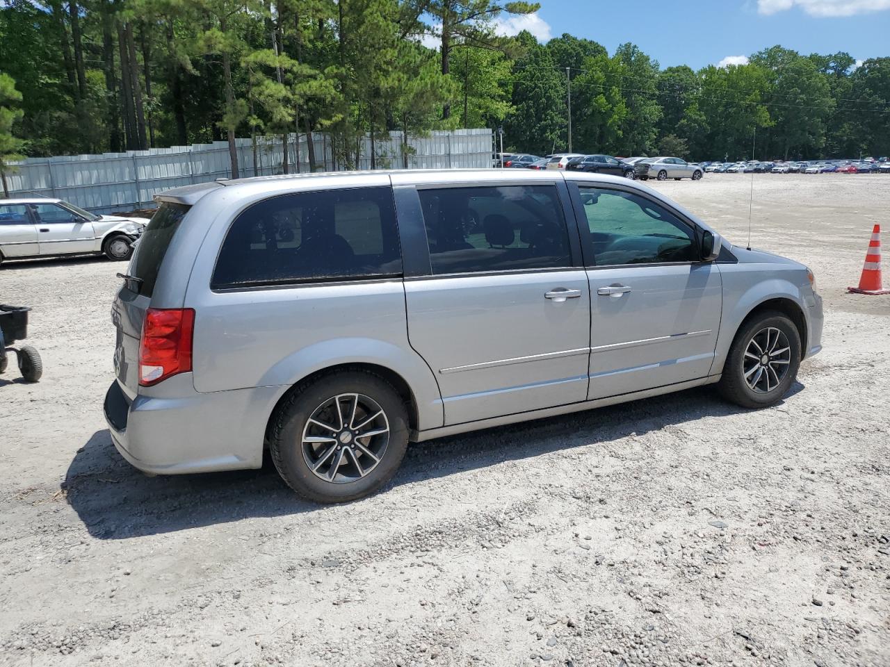 Автомобиль DODGE GRAND CARAVAN SE 2017 | GrandCar Автомобиль DODGE GRAND CARAVAN SE 2017 | GrandCar