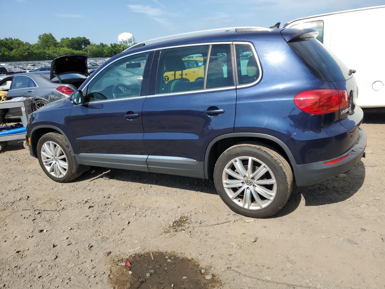Автомобиль VOLKSWAGEN TIGUAN S 2022 | GrandCar Автомобиль VOLKSWAGEN TIGUAN S 2022 | GrandCar