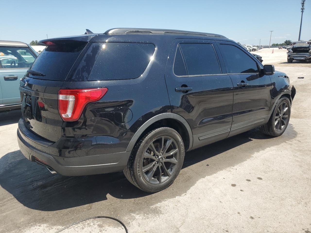Автомобіль FORD EXPLORER XLT 2019 | GrandCar Автомобіль FORD EXPLORER XLT 2019 | GrandCar