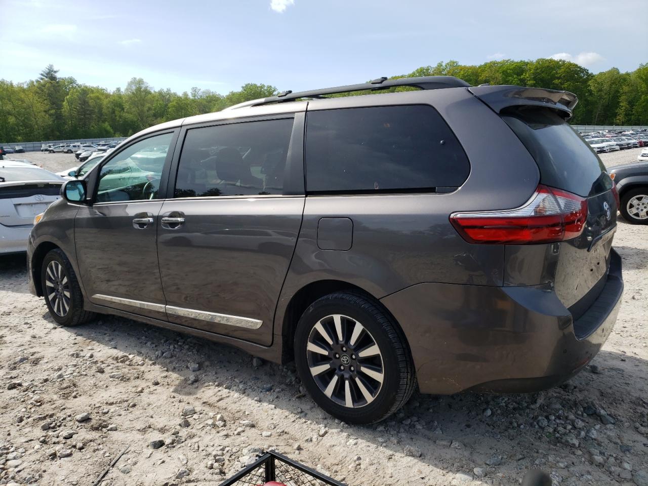 Автомобиль TOYOTA SIENNA XLE 2020 | GrandCar Автомобиль TOYOTA SIENNA XLE 2020 | GrandCar
