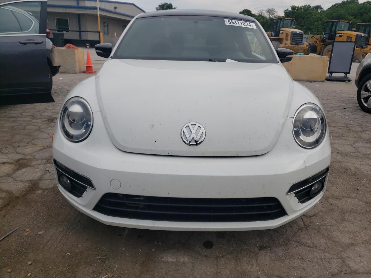 Автомобиль VOLKSWAGEN BEETLE R-LINE 2015 | GrandCar Автомобиль VOLKSWAGEN BEETLE R-LINE 2015 | GrandCar