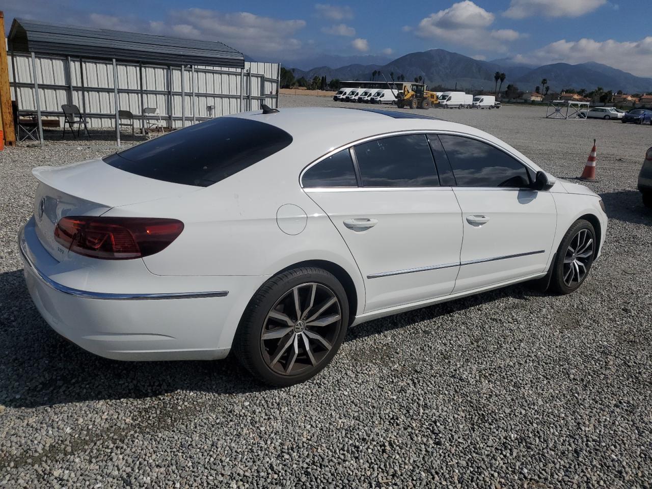 Автомобіль VOLKSWAGEN CC EXECUTIVE 2015 | GrandCar Автомобіль VOLKSWAGEN CC EXECUTIVE 2015 | GrandCar