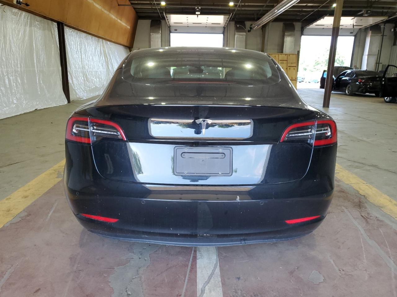 Автомобіль TESLA MODEL 3 2022 | GrandCar Автомобіль TESLA MODEL 3 2022 | GrandCar