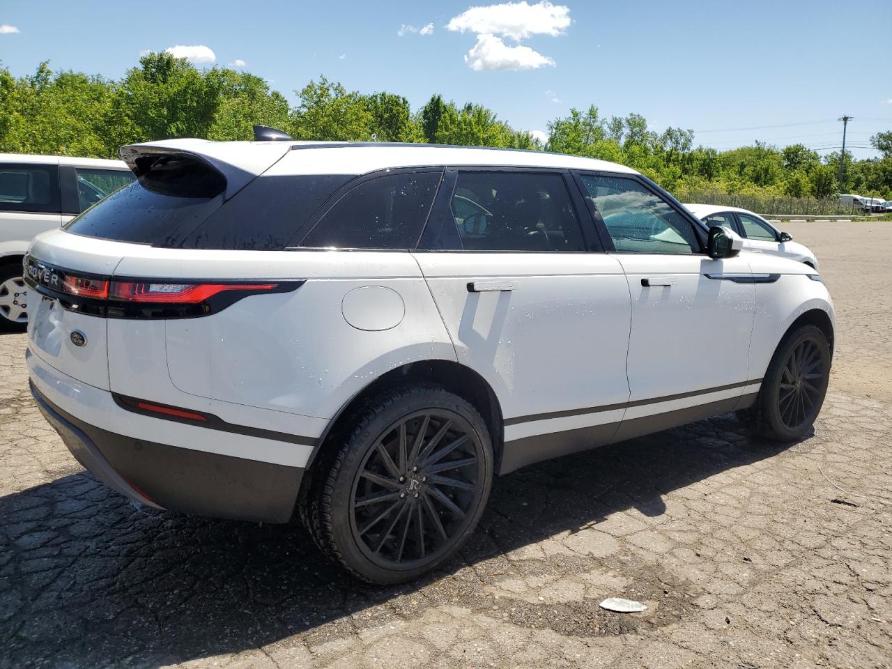 Автомобиль LAND ROVER RANGE ROVER VELAR S 2018 | GrandCar Автомобиль LAND ROVER RANGE ROVER VELAR S 2018 | GrandCar