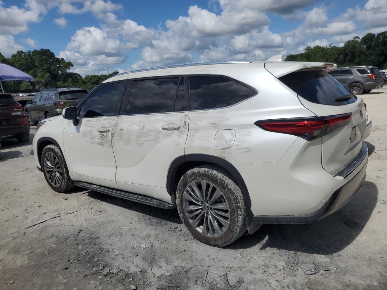 Автомобіль TOYOTA HIGHLANDER PLATINUM 2020 | GrandCar Автомобіль TOYOTA HIGHLANDER PLATINUM 2020 | GrandCar