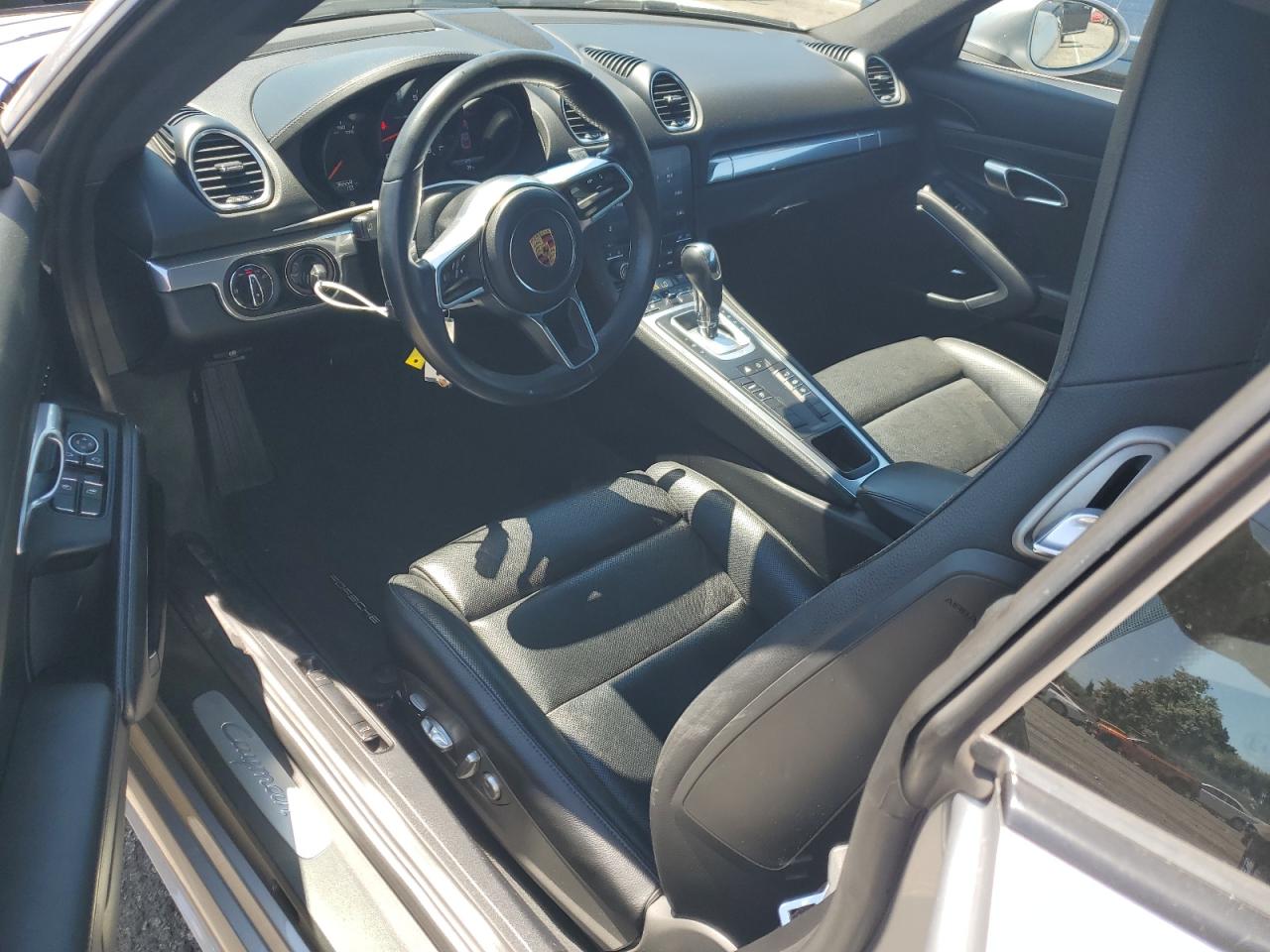 Автомобиль PORSCHE CAYMAN BASE 2019 | GrandCar Автомобиль PORSCHE CAYMAN BASE 2019 | GrandCar