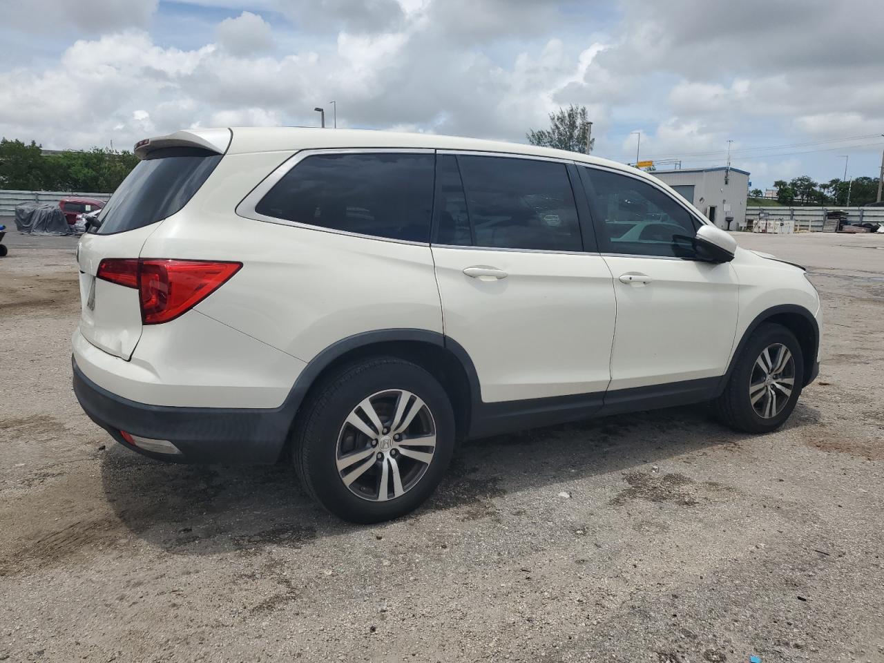 Автомобиль HONDA PILOT EX 2018 | GrandCar Автомобиль HONDA PILOT EX 2018 | GrandCar