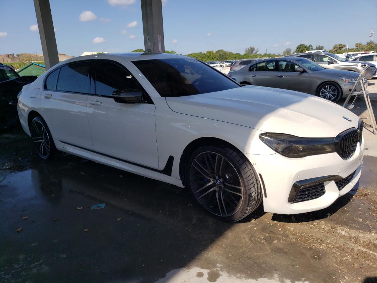 Автомобіль BMW 750 XI 2019 | GrandCar Автомобіль BMW 750 XI 2019 | GrandCar