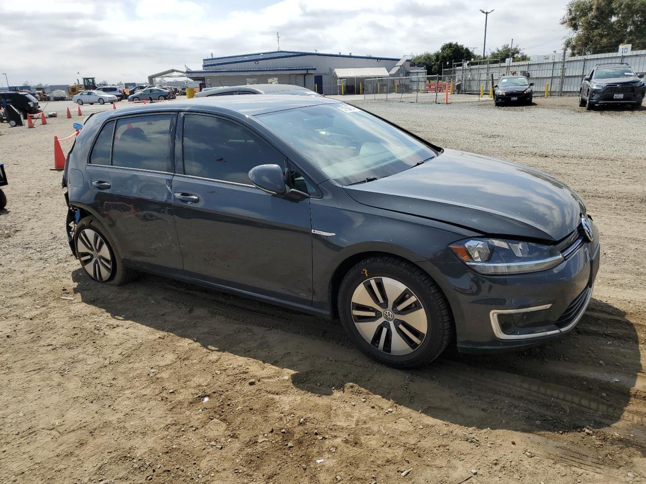 Автомобиль VOLKSWAGEN E-GOLF SE 2017 | GrandCar Автомобиль VOLKSWAGEN E-GOLF SE 2017 | GrandCar