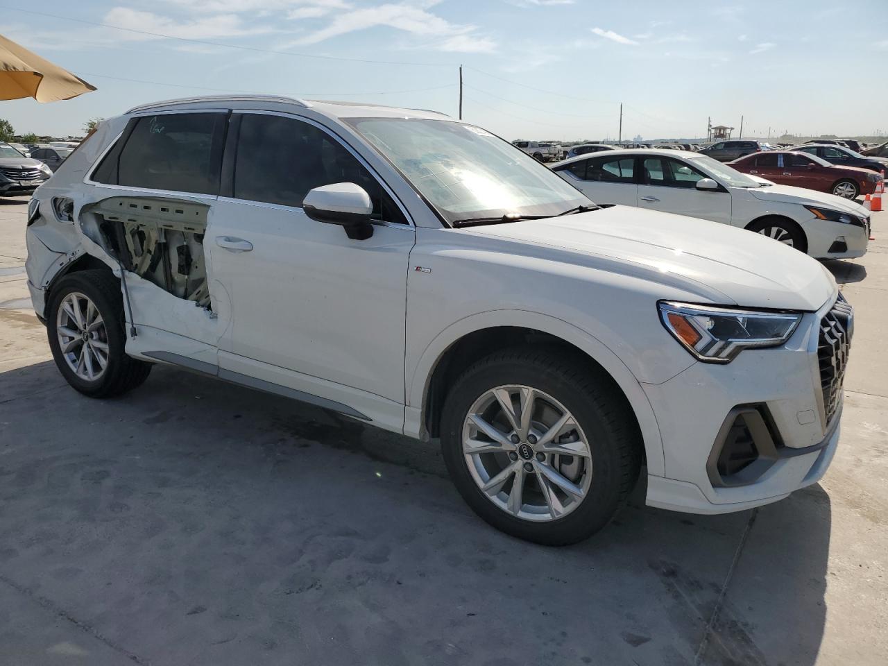 Автомобиль AUDI Q3 PREMIUM PLUS S LINE 45 2023 | GrandCar Автомобиль AUDI Q3 PREMIUM PLUS S LINE 45 2023 | GrandCar