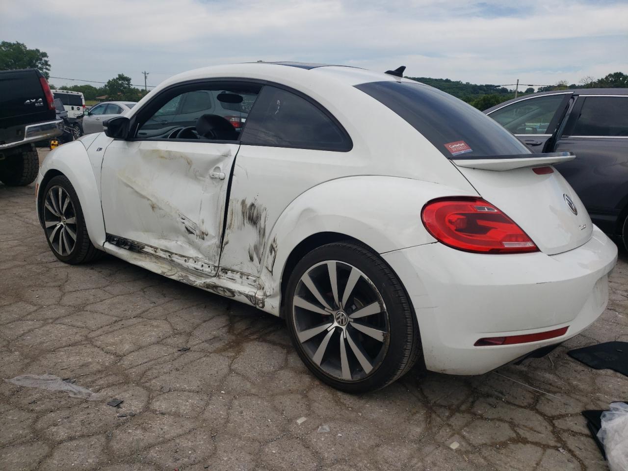 Автомобиль VOLKSWAGEN BEETLE R-LINE 2015 | GrandCar Автомобиль VOLKSWAGEN BEETLE R-LINE 2015 | GrandCar