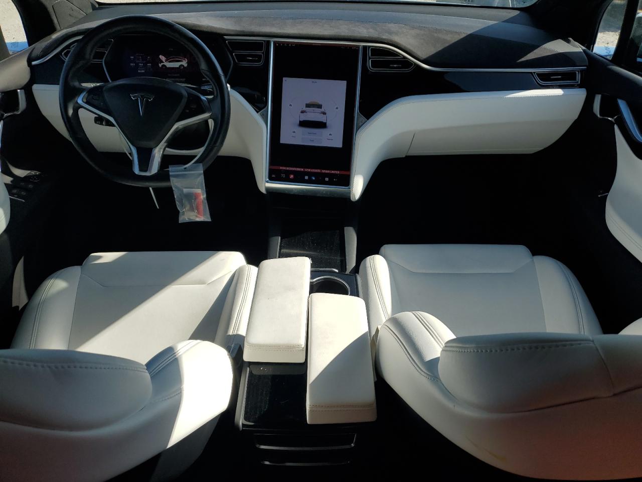 Автомобиль TESLA MODEL X 2017 | GrandCar Автомобиль TESLA MODEL X 2017 | GrandCar