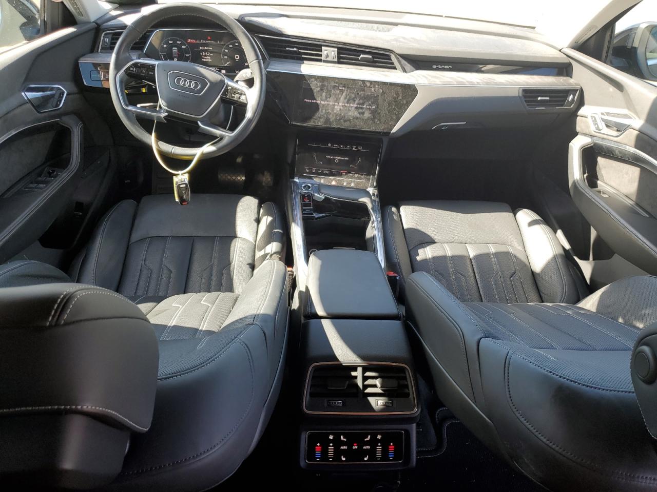 Автомобіль AUDI E-TRON SPORTBACK PRESTIGE 2021 | GrandCar Автомобіль AUDI E-TRON SPORTBACK PRESTIGE 2021 | GrandCar