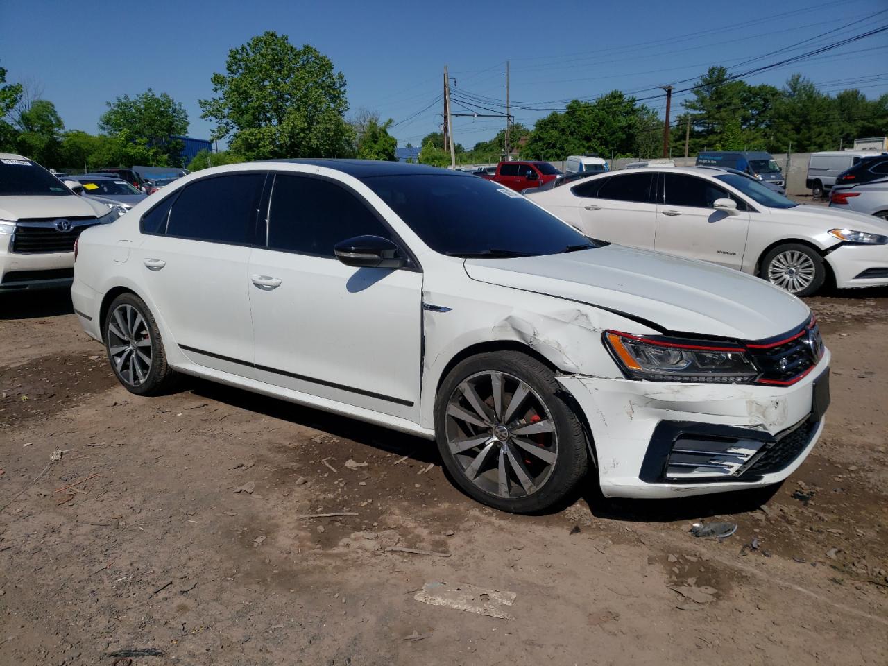 Автомобиль VOLKSWAGEN PASSAT GT 2018 | GrandCar Автомобиль VOLKSWAGEN PASSAT GT 2018 | GrandCar
