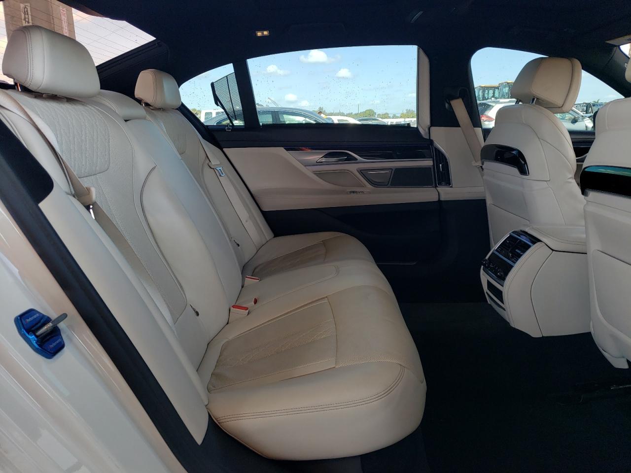 Автомобіль BMW 750 XI 2019 | GrandCar Автомобіль BMW 750 XI 2019 | GrandCar
