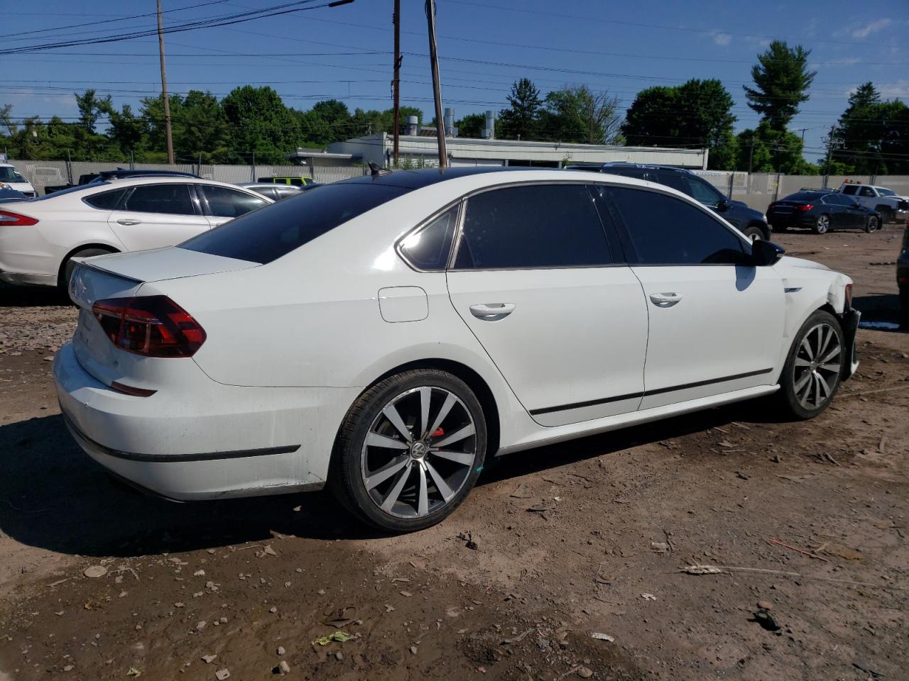 Автомобиль VOLKSWAGEN PASSAT GT 2018 | GrandCar Автомобиль VOLKSWAGEN PASSAT GT 2018 | GrandCar