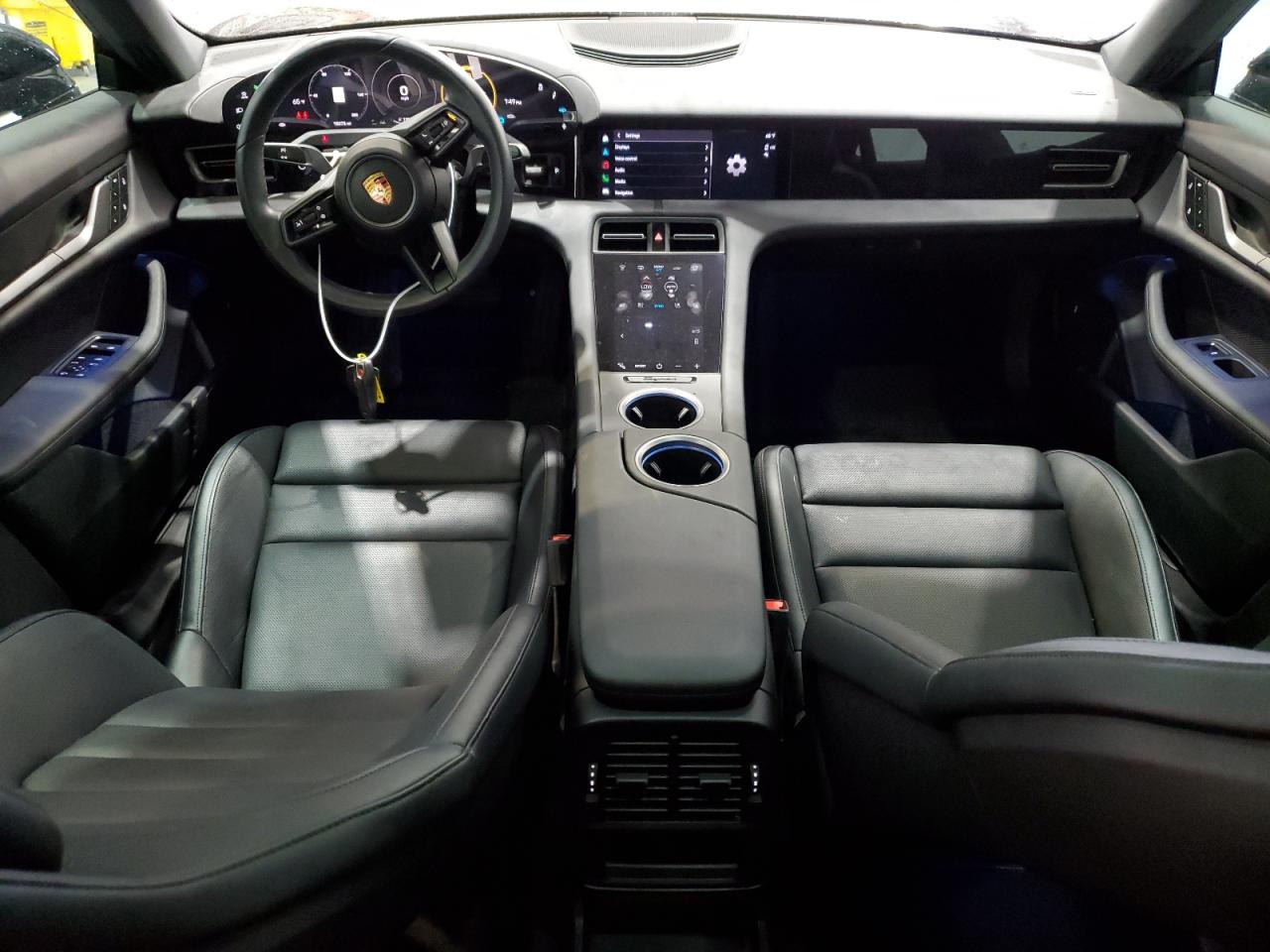 Автомобиль PORSCHE TAYCAN 2022 | GrandCar Автомобиль PORSCHE TAYCAN 2022 | GrandCar