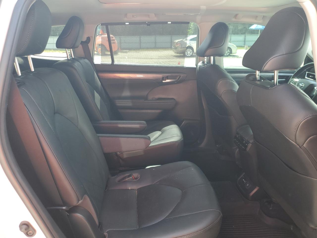 Автомобіль TOYOTA HIGHLANDER PLATINUM 2020 | GrandCar Автомобіль TOYOTA HIGHLANDER PLATINUM 2020 | GrandCar